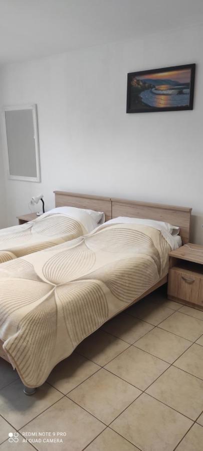 Apartment For Holidays In Pula Bagian luar foto