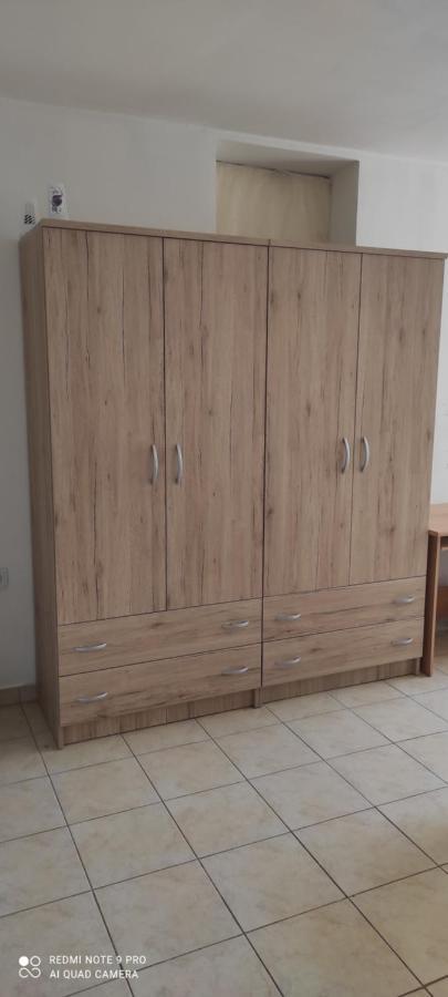 Apartment For Holidays In Pula Bagian luar foto