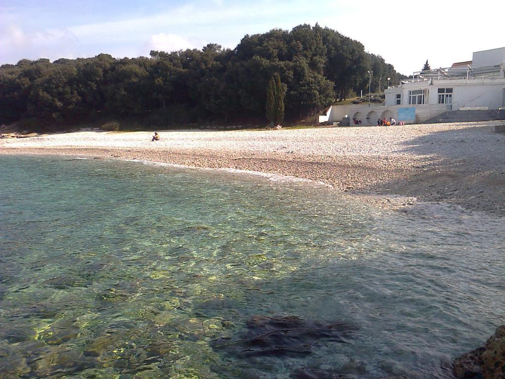 Apartment For Holidays In Pula Bagian luar foto