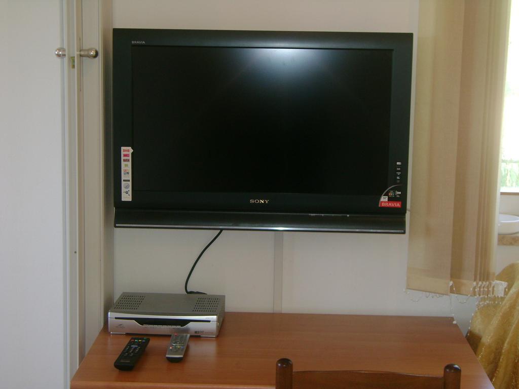 Apartment For Holidays In Pula Ruang foto