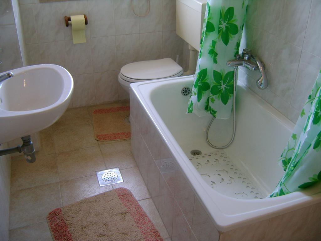Apartment For Holidays In Pula Ruang foto
