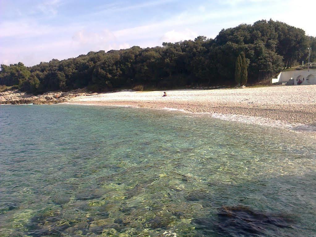 Apartment For Holidays In Pula Bagian luar foto
