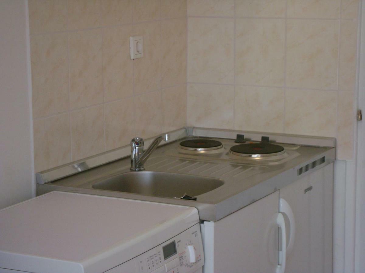 Apartment For Holidays In Pula Ruang foto