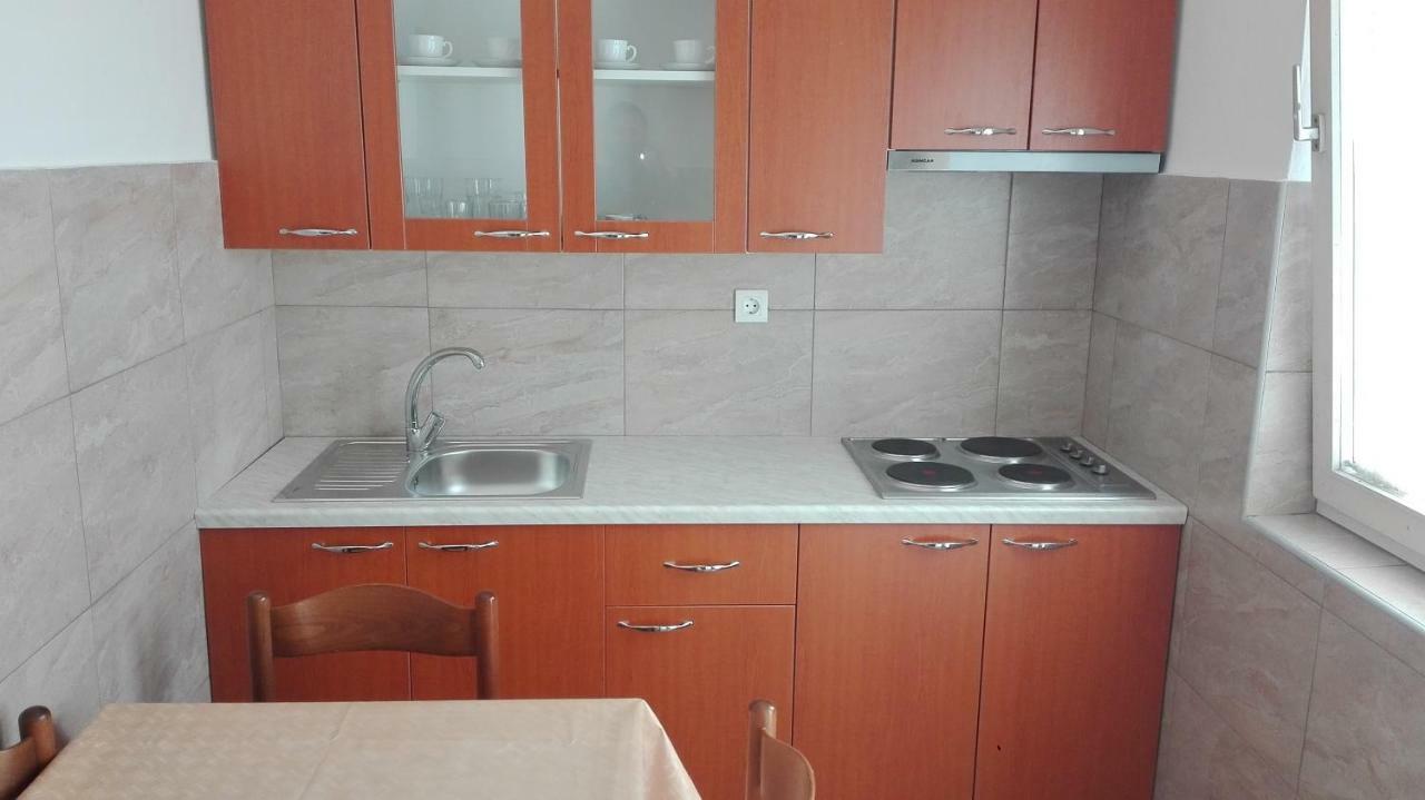 Apartment For Holidays In Pula Bagian luar foto